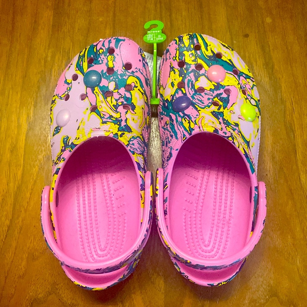 COPY - Women’s 7 pink marbled crocs